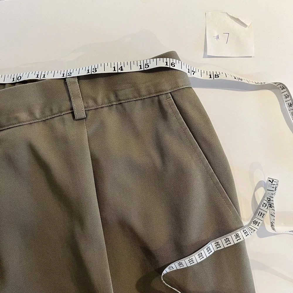 LL Bean Vintage Bayside Wrinkle Free Pleated Twill Cotton Pants w/ Comfort Waist - Picture 4 of 10